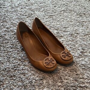Tory Burch Women's Tan Ballet Flats